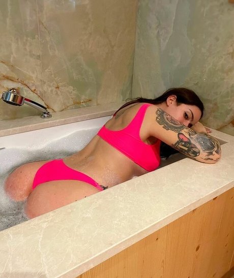 Francesca Vicari model top picture