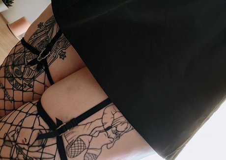 Megaptera sexy model img