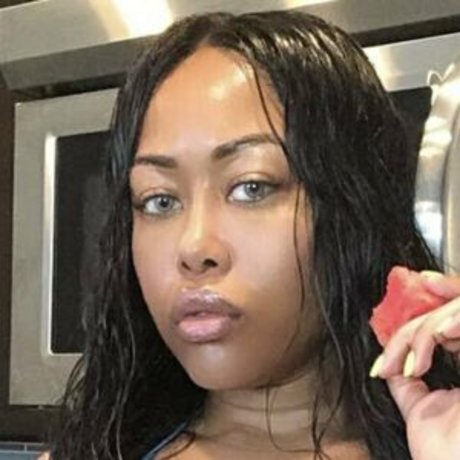 18 nude onlyfans nudes photos