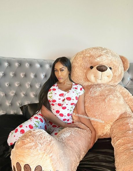 moreofmoriah sexy star pictures