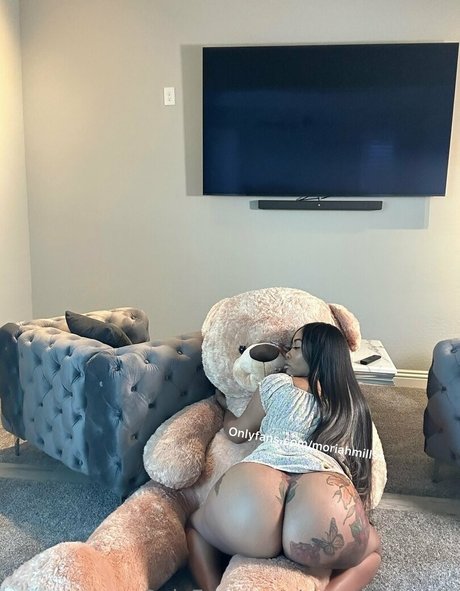 moreofmoriah star top picture