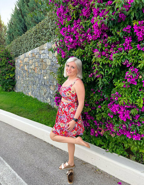 bellas paws pornstar top image