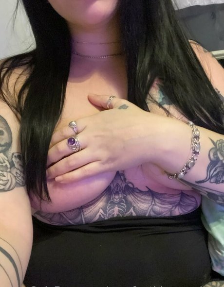 raeofgothiccsunshine Profile pic