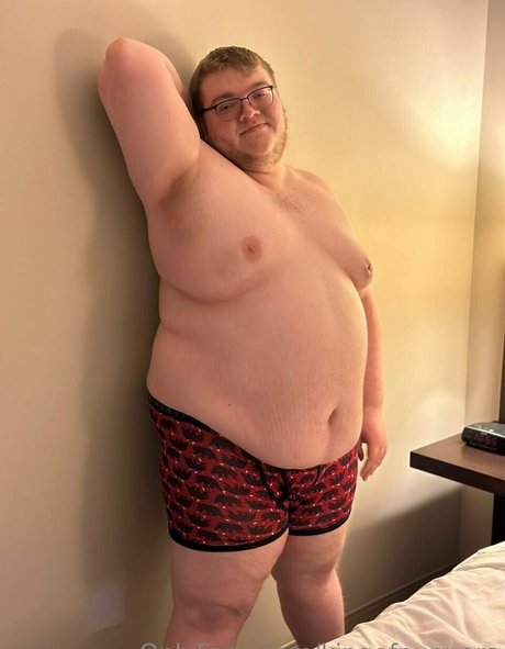 kingofpuppers beautiful model picture