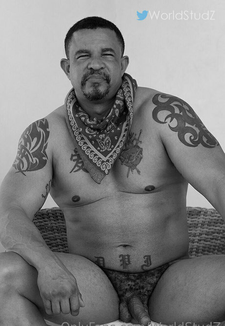 worldstudz model exclusive image