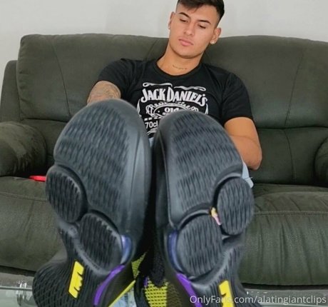 alatingiantclips nudes model archive