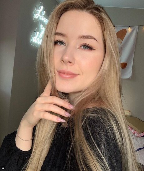 Agent Nesty star art photos