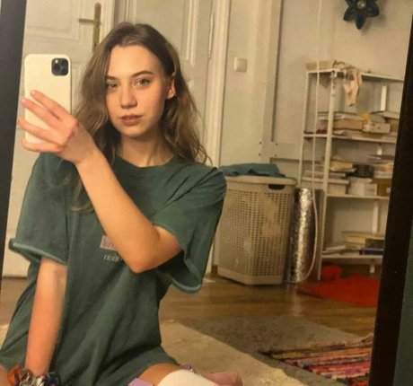 margo leevony art star picture