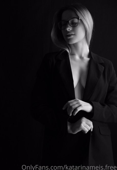 cassandra delia free star nude pics