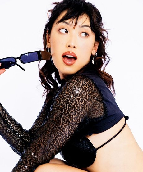 Ana Hikari sexy actress photos