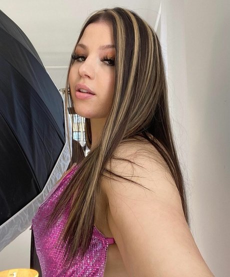 amiemmaadler pornstar sexy galleries