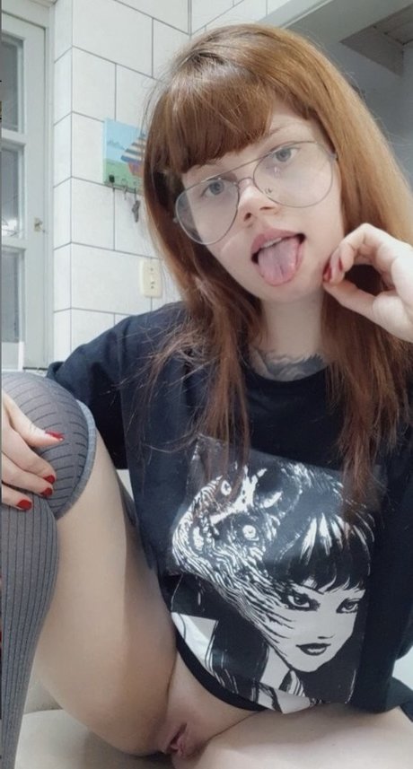 Juh Wilbert sexy model pictures