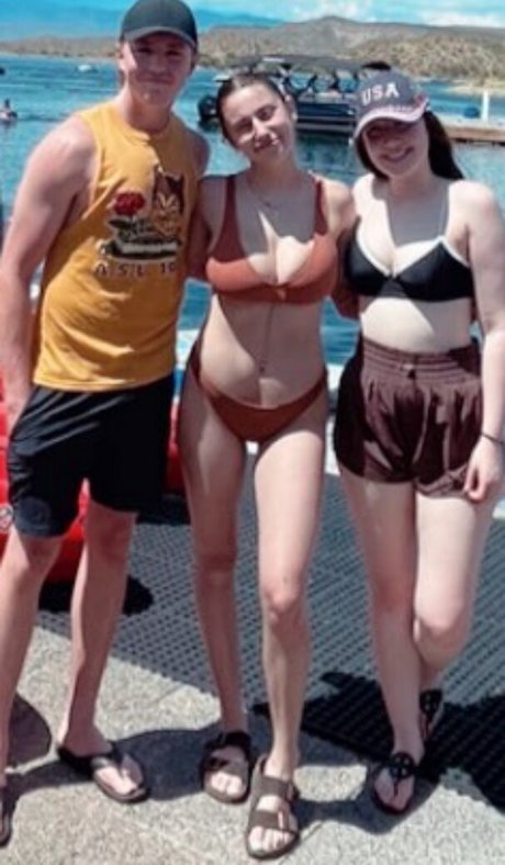 Jordan McDonald model erotic photos