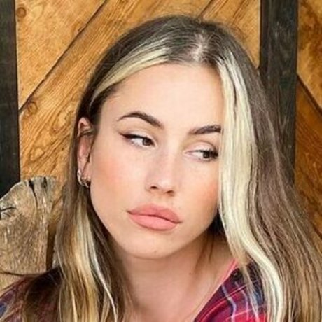 Gaelle Garcia Diaz pornographic model gallery