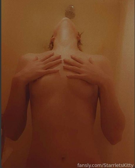 StarrletsKitty beautiful star pic