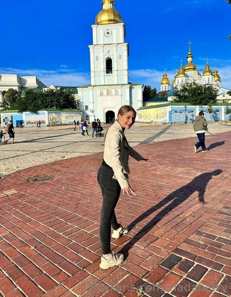 vladaberry exclusive star photo