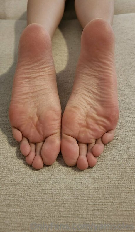 YamSoles model best picture