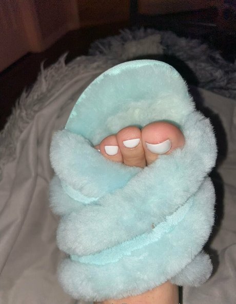 ivorysoles model free picture