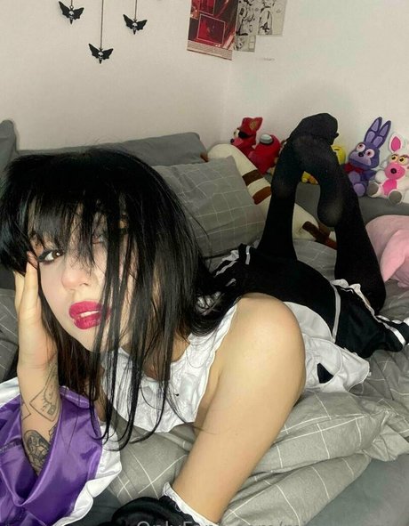 misakivirgin erotic actress pictures