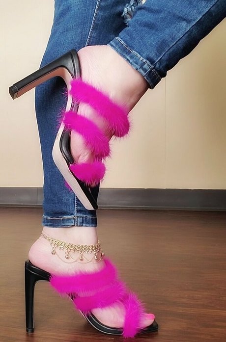 lilmissnaaya erotic star galleries