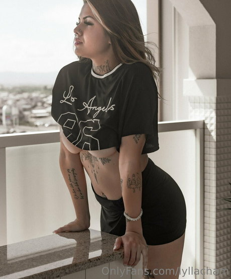 Lyllacham model erotic archive