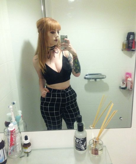 Hollie Rutter star adult pics