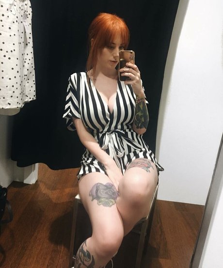 Hollie Rutter nudes model image