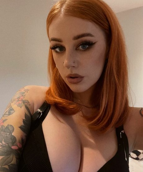 Hollie Rutter pornstar adult img