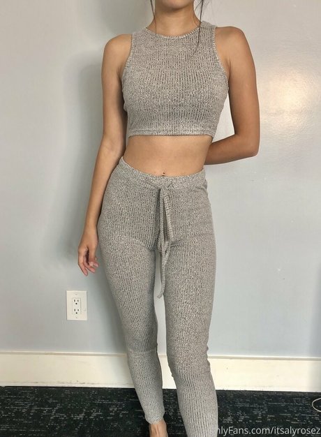 itsalyrosez star best photos