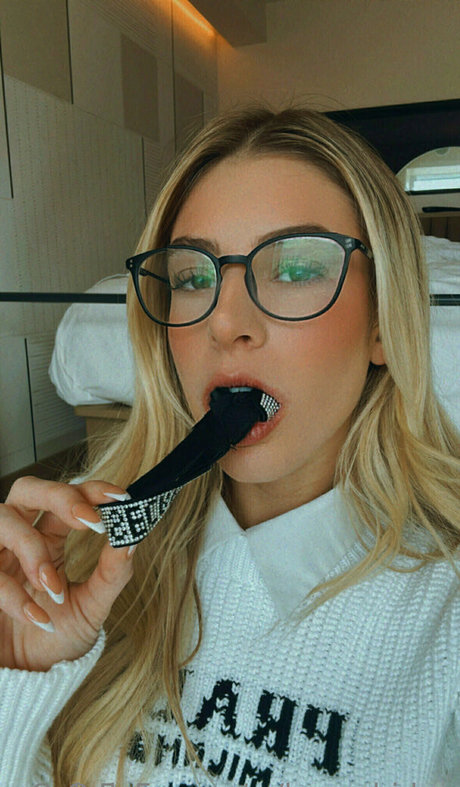 beccabiden model picture