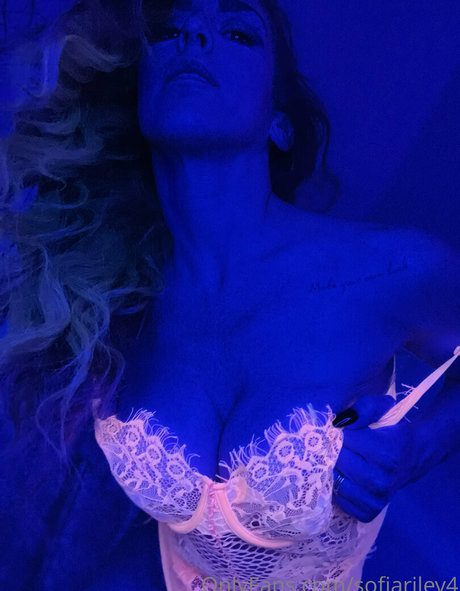 sofiariley4 star art pic