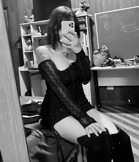 sailllllormars pornographic model pic