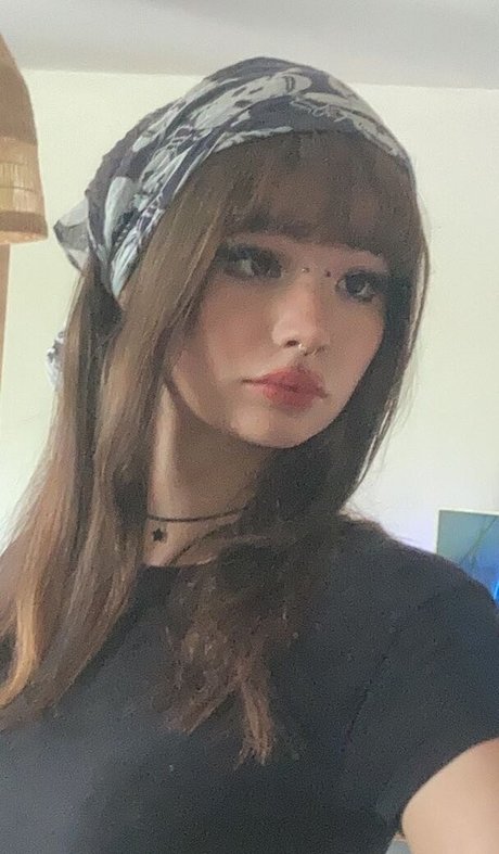 The slutty grunge erotic star pic