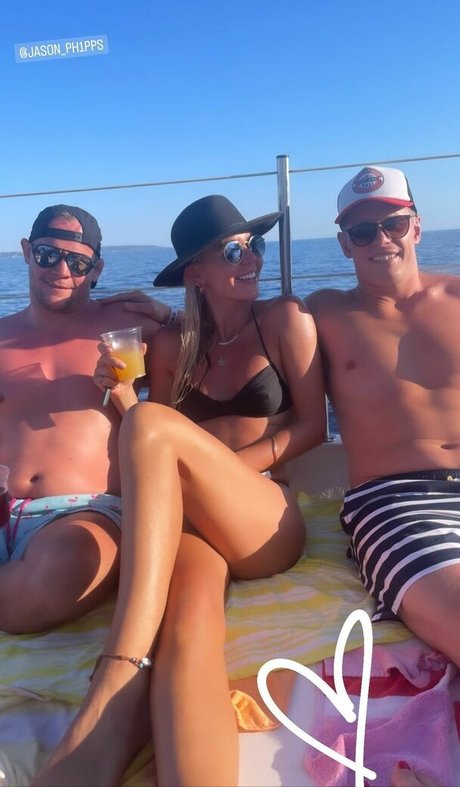 Danni Menzies adult actress photos