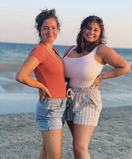 Caroline Casbon adult model pic