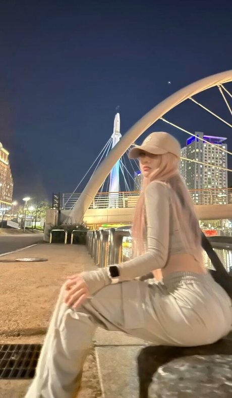 satanmate model sexy photo