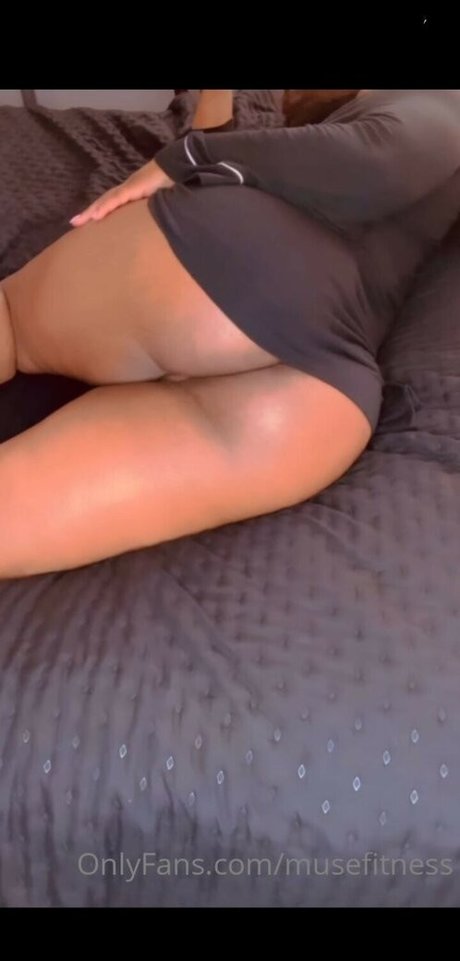 Elle themuse model hot photos