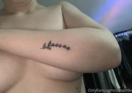 shemale fucks girl onlyfans art naked gallery