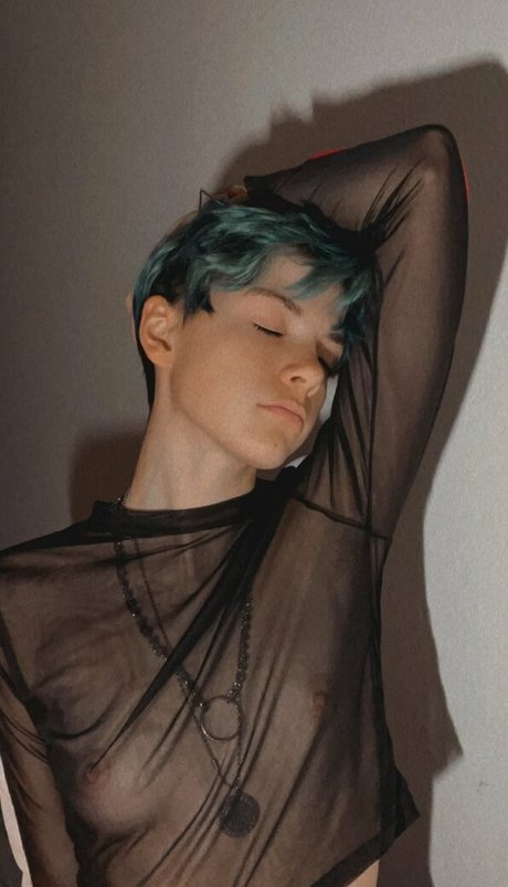 Dannygaypuppy model beautiful picture