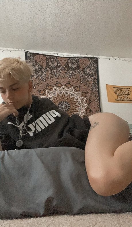 Dannygaypuppy beautiful star photos