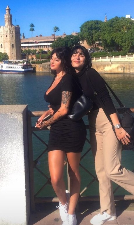 amateur shemale onlyfans adult image