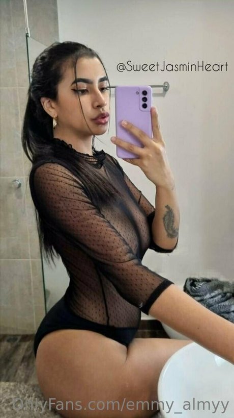 emmy almyy pornstar naked img