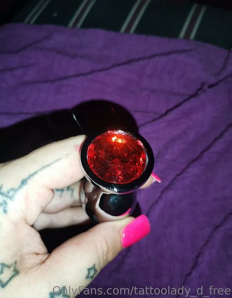 tattoolady d free star naked picture