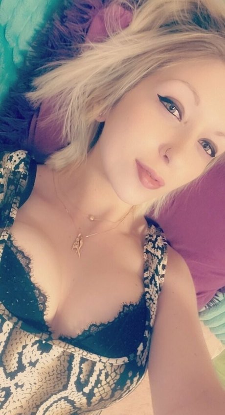 sofieyoungxxx model pretty photos