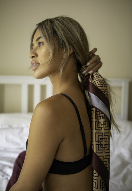 Montana Brown model high quality picture