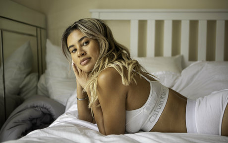 Montana Brown model nice images