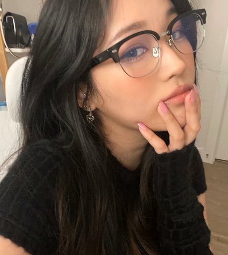 Kang Hee Yoon free pornstar gallery