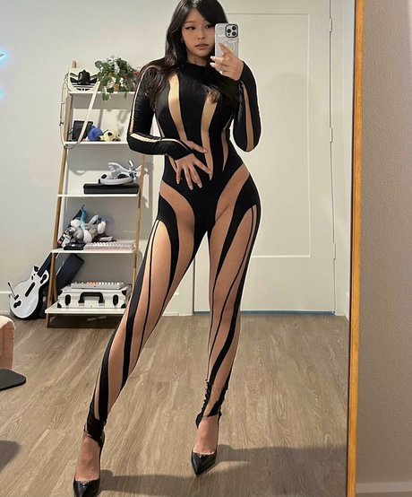 Kang Hee Yoon art model archive