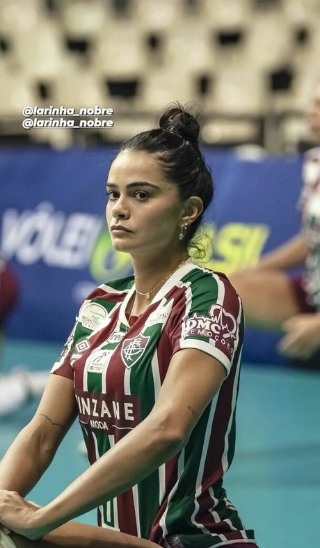 Lara Nobre nude model photo