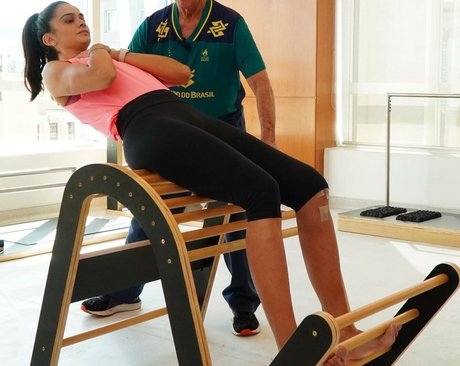 Lara Nobre free star pics